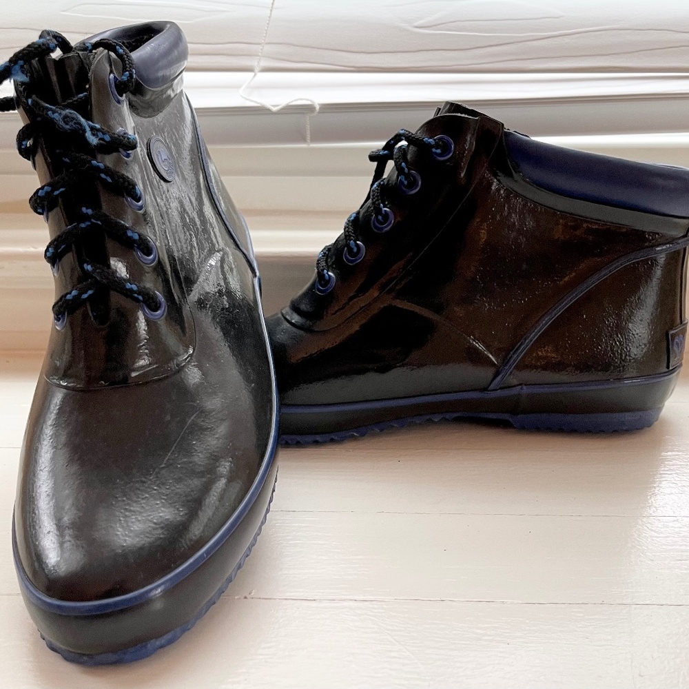 Vintage Sport Treds Women's Short Waterproof Booties- Size 9